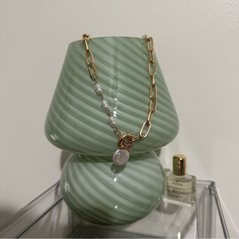 Plastic Pearl Gold Necklace
